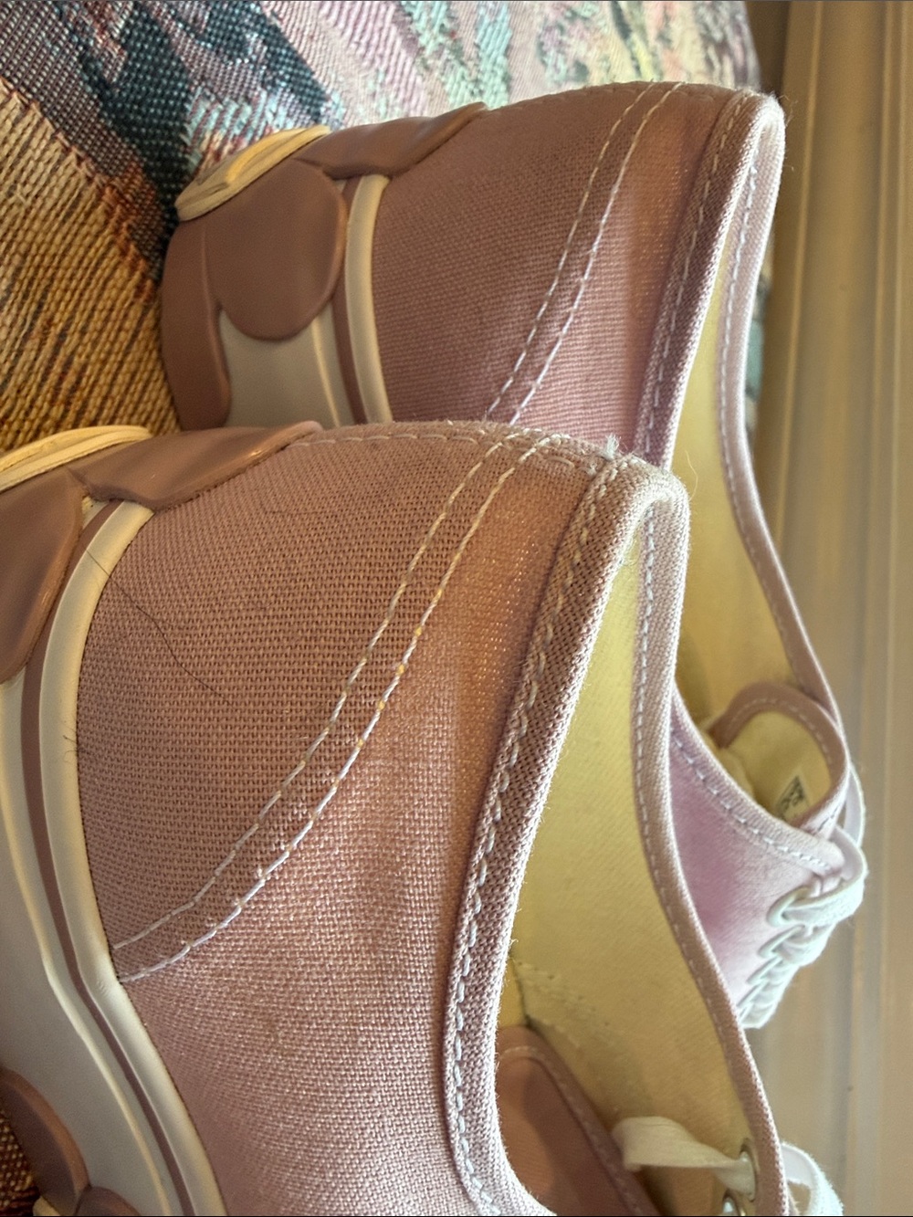 NEVER WORN! Vans Women’s Pink Canvas Platform Sneaker with Daisy Accent - Picture 11 of 12